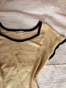 square neck woollen top
