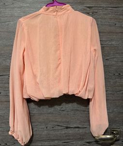 Chic Peach Long Sleeve Cropped Top