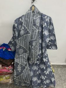Elegant Rose Print Kurta with Hood
