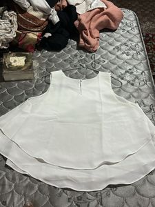 Chic White Layered Sleeveless Top