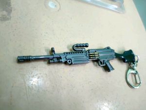 Metallic Gun Keyring - Black.