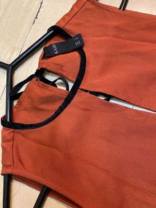 🧡 Chic Orange Sleeveless Pleated Top 🧡