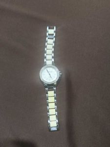 Gucci Watch - Elegant & Stylish