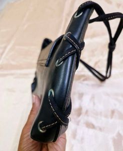 No Chip PU Leather Black Baguette