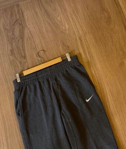 Nike Women's Grey Sweatpants