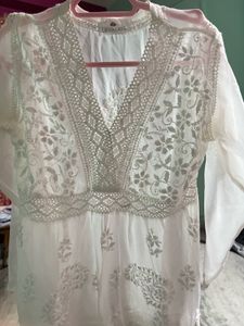Devalaye Elegant White Chikankari Kurti