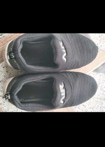 Black Slip-on "Air" Sneakers