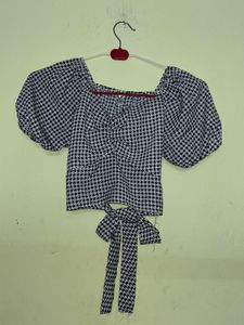 Houndstooth Print Tie-Back Crop Top