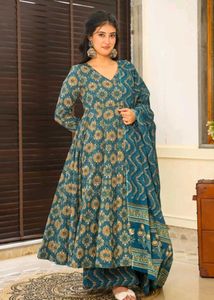 Elegant Teal Floral Print Kurta Set