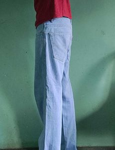Light Wash Relaxed Fit Jeans