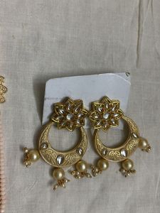 Elegant Gold Tone Necklace &amp; Earring Set