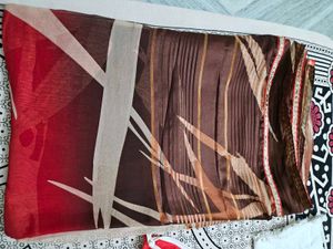 Elegant Red &amp; Grey Printed Saree