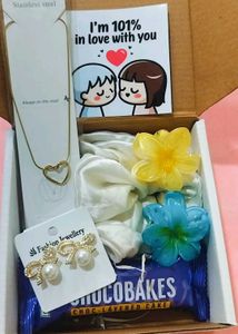 Anti Tarnish Pendent gift hamper