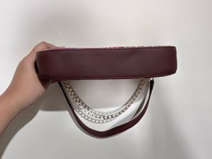 Zouk Shoulder Bag