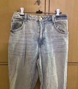 Zara Light Wash Mom For Denims