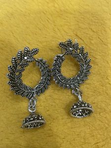 Stylish Jhumka Earrings