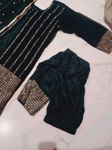 Elegant Teal Kurta Set with Gold Embellishments