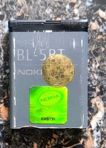 Nokia 2760 Flip Phone