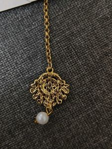 Elegant Maang Tikka