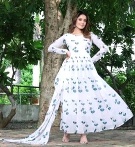 New💥Beautiful Gown With Duptta