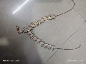 Sparkling V-Neckline Necklace
