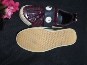 Stylish Burgundy Tassel Luffer