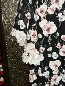 Chic Floral Print Button-Up Blouse