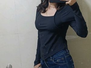 Black Long Sleeve Square Neck Top