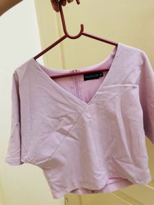 Stylish Lavender V-Neck Cropped Top
