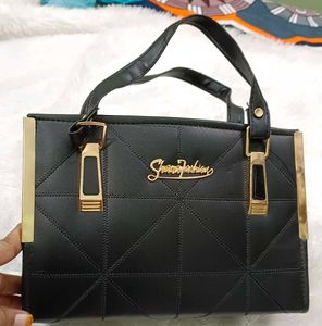 Chic Black Quilted Handbag