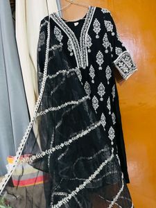 beautiful black Pakistani suit