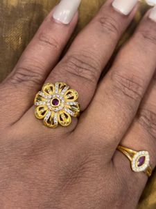 Elegant Floral Design Ring