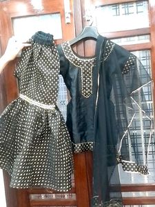 Elegant Black &amp; Gold Salwar Kameez