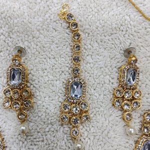 Diamond necklace set