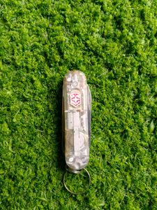 VICTORINOX SIGNATURE LITE – TRANSPARENT WHITE / SL