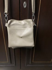 Sling Bag With Lot Of Space And Pocket
