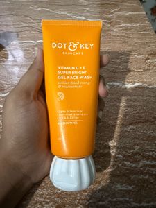 Dot &amp; Key Vitamin C+E Face Wash
