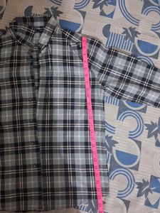Men's Plaid Button-Up Shirt