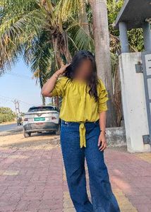 Chic Olive Green Tie-Front Top