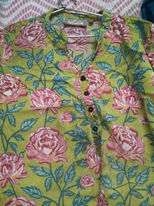 Charming Floral Print Kurta for Women