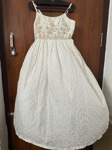 Zudio Elegant White &amp; Gold Embroidered Gown with a