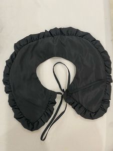 H&amp;M Detachable Ruffled Collar