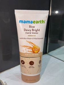 Mamaearth Rice Dewy Bright Face Wash