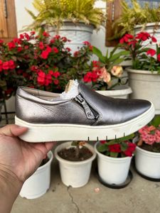 Naturaliser Slip In Shoe Original