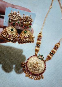 New💫 Divinity Pendant Necklace+Earrings Set