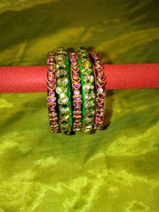 Exquisite Kundan &amp; Emerald Bangles Set