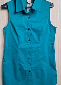 Teal Sleeveless Collared Button-Up Top