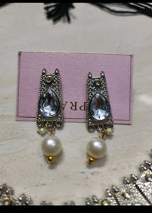 Brand New Beautiful Necklace Set