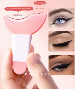 Eyeliner Stencil Aid Tool