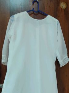 Elegant White Chikankari Kurta